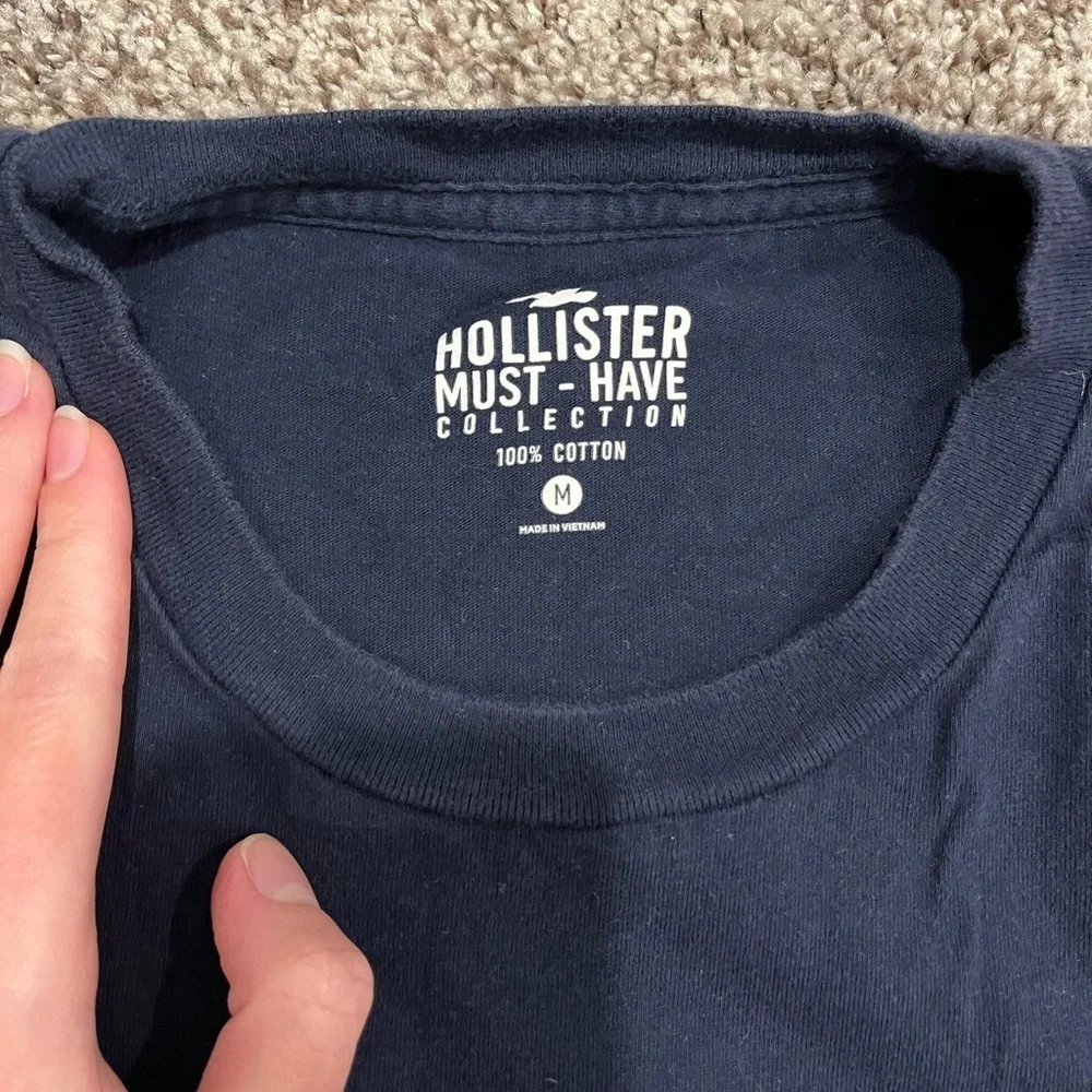 Hollister Color Blocked T-Shirt - Picture 2 of 2